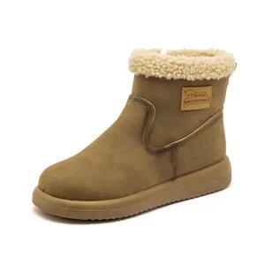Women's retro flat short snow boots with warm sheepskin fleece lining and soft sole