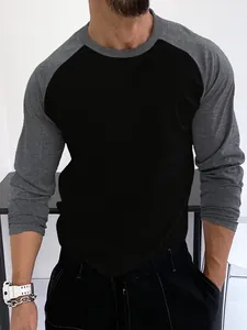 T-shirt da uomo a maniche lunghe raglan, corpo nero e maniche grigie vestibilità slim