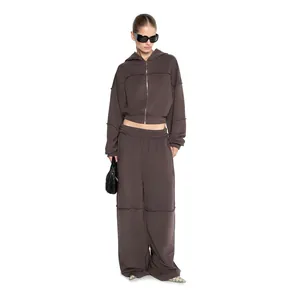 Ensemble de survêtement marron deux pièces avec sweat à capuche court et pantalon large