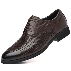Chaussures de ville pour hommes en cuir de mouton marron avec détails perforés