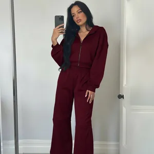 Ensemble survêtement bordeaux deux pièces avec sweat à capuche zippé et pantalon large