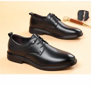 Chaussures de ville pour hommes en cuir noir à lacets avec un design élégant et pointu