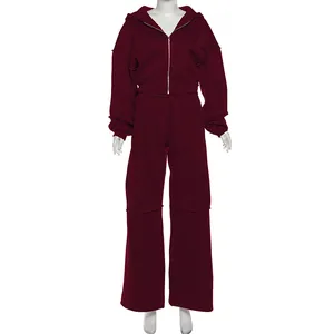 Survêtement bordeaux deux pièces avec sweat à capuche court et pantalon large