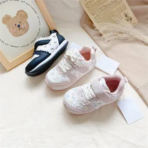 Leichte Sneaker mit Blumenmuster für Kleinkinder, Mädchen, mit Klettverschluss und Schnürsenkeln