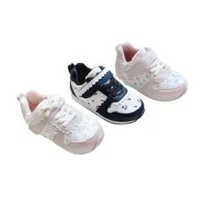 Leichte Blumen-Sneaker für Kleinkinder-Mädchen mit Wellenrand und Schleifen-Detail