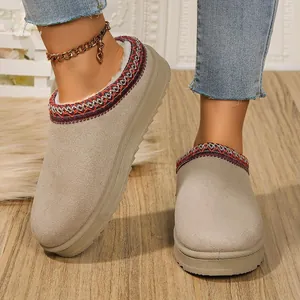 Chaussons d'hiver chauds pour femmes à semelle épaisse avec broderie ethnique et fourrure