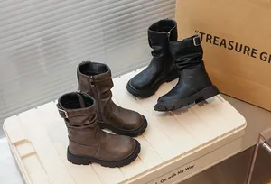 Bottes plissées mi-mollet marron et noir pour filles avec semelles épaisses et fermetures.