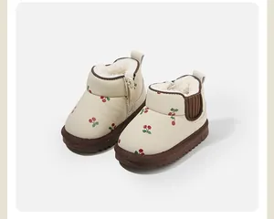 Gemütliche Winter-Schneestiefel für Kinder mit süßen Kirschprints und weichem Kunstfell