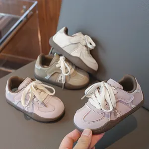 Sneakers casual per bambini eleganti e comode con suola morbida per l'autunno in vari colori