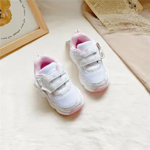 Baskets fille blanche et rose avec joli nœud et bandes velcro