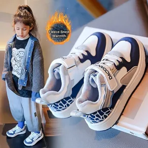 Zapatillas de invierno para niños con forro polar azul y blanco con cierre de velcro
