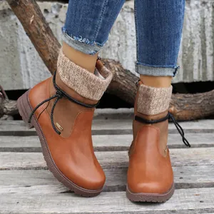 Bottines Martin beiges pour femmes avec talons épais et cols en tricot confortables