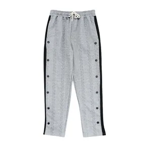 Pantalon décontracté gris pour hommes avec boutons-pression latéraux et rayures