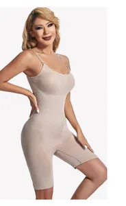 Naadloze corrigerende bodysuit in huidskleur voor dames, model tot halverwege het dijbeen