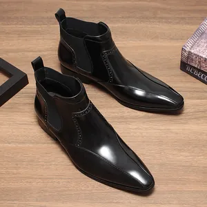 Bottines Chelsea élégantes à bout pointu pour hommes en cuir verni noir de haute qualité