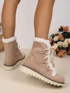 Bottes de neige kaki avec doublure en fausse fourrure et lacets