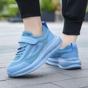 Atmungsaktive hellblaue Mesh-Sneaker für Mädchen, bequeme Kinder-Laufschuhe für jeden Tag