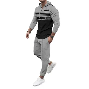 Herren Freizeit-Trainingsanzug aus Waffelstrick mit gestreiftem Kapuzenpullover und Jogginghose