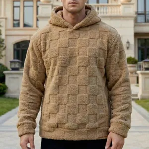 Herren Kapuzenpullover aus Teddy-Fleece in Camel mit strukturiertem Karomuster