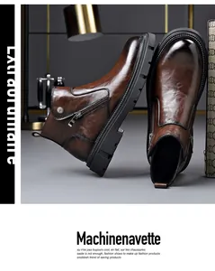Vue détaillée de bottines Chelsea marron pour hommes avec fermeture éclair et semelle crantée