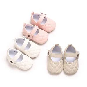 Sélection de chaussures de princesse pour bébé en similicuir matelassé multicolore