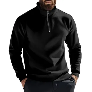 Detailansicht eines schwarzen Herren-Sweatshirts mit Viertelreißverschluss und Stehkragen