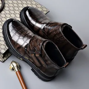 Botas Martin de otoño para hombre en cuero con relieve de cocodrilo y hebilla