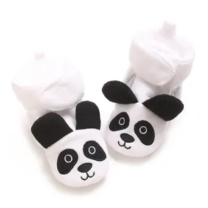 Chaussons pour bébé en peluche blanche avec motif panda mignon pour l'hiver et le confort