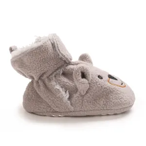 Warme graue Plüsch-Babystiefel mit einem süßen Bärengesicht und weichem, flauschigem Futter.