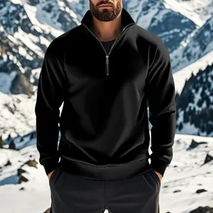 Detailansicht eines schwarzen Herren-Sweatshirts mit Reißverschluss und Fleece-Futter