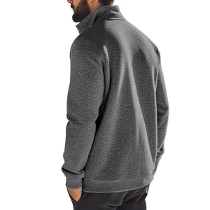 Vue arrière détaillée d'un sweat-shirt décontracté gris foncé pour homme avec col montant zippé.