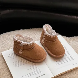 Bottes de neige marron chaud pour enfants avec doublure polaire et bord tressé