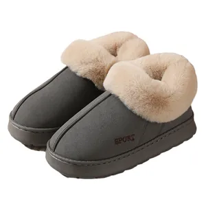 Pantoufles d'hiver grises avec doublure en fausse fourrure et semelle épaisse