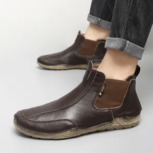 Mocassins décontractés en cuir marron pour hommes avec design slip-on et semelle confort