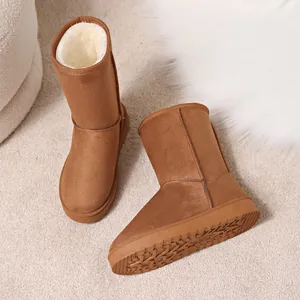 Klassieke bruine snowboots met zachte imitatiebontvoering en antislip dikke zool