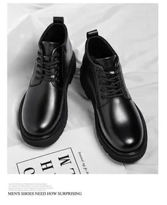Nahaufnahme von stilvollen schwarzen Plateau-Martin-Boots aus Leder für Herren