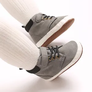 Zapatos altos para bebé grises con suelas blandas antideslizanti y velcro