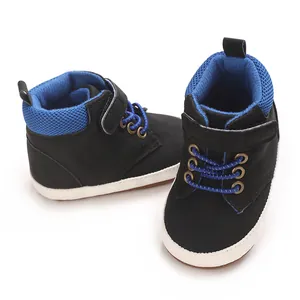 Zapatos de paseo de caña alta para bebés con suelas suaves antideslizantes en negro y azul