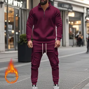 Conjunto de chándal burdeos para hombre con sudadera media cremallera y cargo