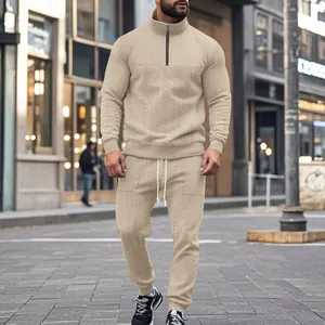 Conjunto de sudadera de dos piezas beige para hombre con estampado jacquard y cuello