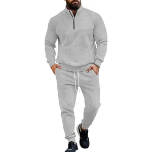 Conjunto de chándal gris con textura jacquard para hombre y cierre de cremallera.