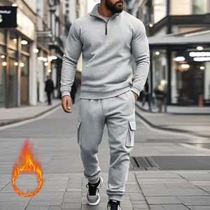Chándal gris para hombre con forro polar y bolsillos cargo para el invierno
