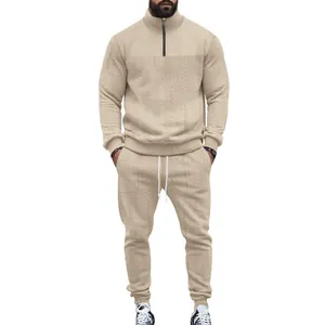 Vista frontal del chándal de punto para hombre con textura jacquard detallada