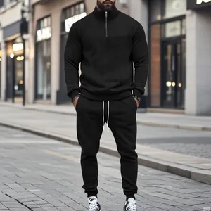 Chándal de hombre negro en jacquard con media cremagallera y textura de punto trenzado