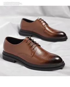 Scarpe eleganti marroni da uomo con punta sfumata e finitura testurizzata per ufficio.