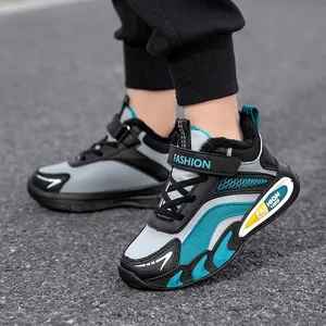 Warm fleece-lined boys' winter sneakers with anti-slip soles for outdoor activities
