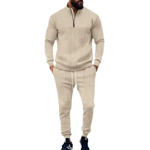 Conjunto de chándal beige de dos piezas para hombre con textura de trenzas y cremallera