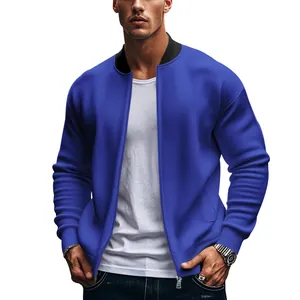 Vista frontale di un bomber blu da uomo con colletto dritto e zip
