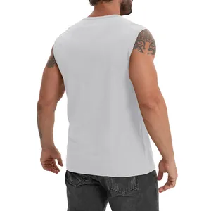 Vue arrière d'un débardeur en coton blanc sans manches pour le fitness et les loisirs