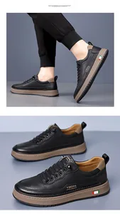 Detalle de mocasines de cuero negro para hombre con suela de color canela
